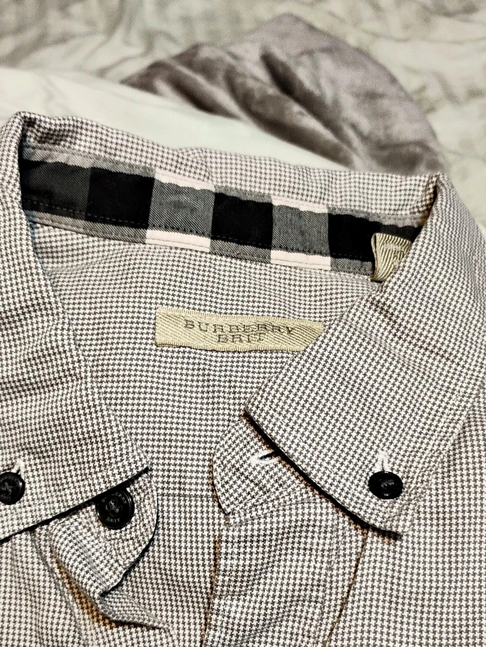 Burberry Houndstooth Button Down Shirt in Gray & Black Size Small